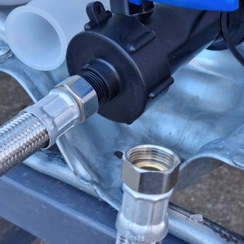 Priključek za IBC cisterno s fleksibilno kovinsko cevjo 34 (75 cm)